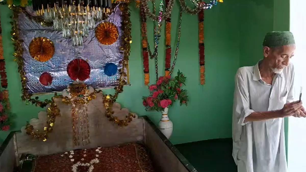 150 साल पुरानी बताई जा रही मस्जिद और मजार को PWD का नोटिस